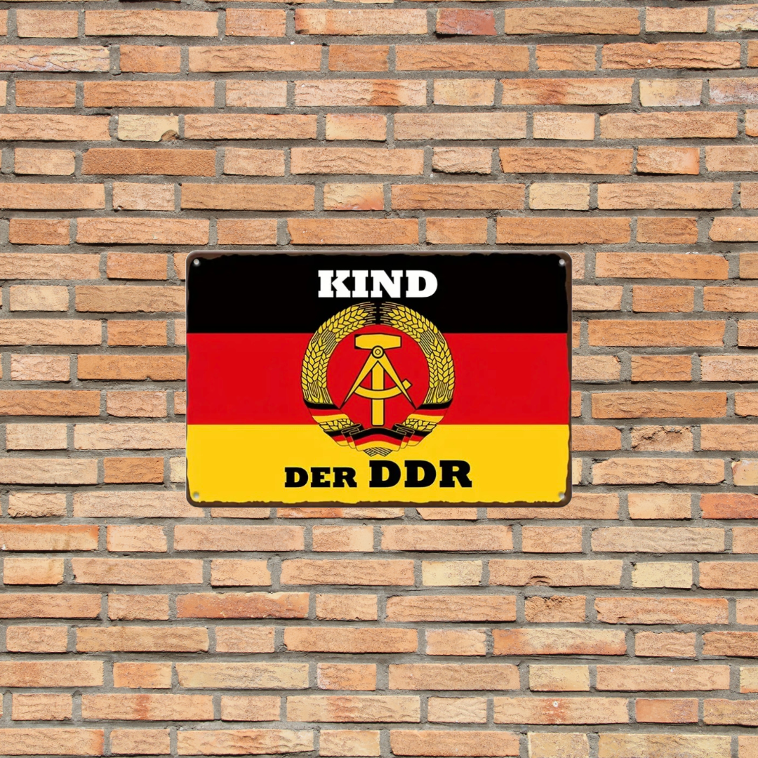 Kind Der DDR Aluminium Wandschild