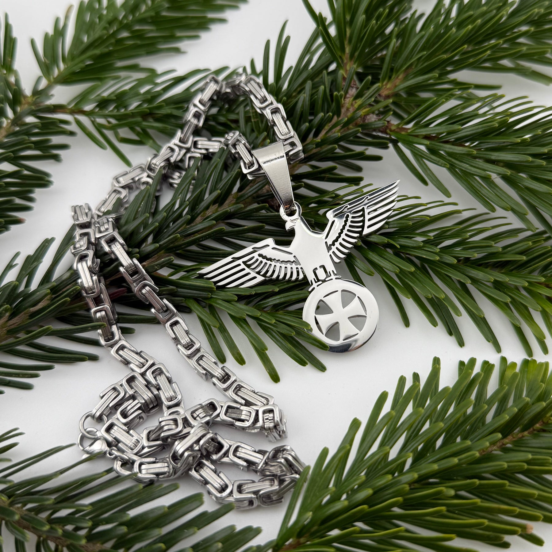 Königskette 5mm breit + 60cm lang Reichsadler Kette mit Eisernen
Kreuz aus Edelstahl