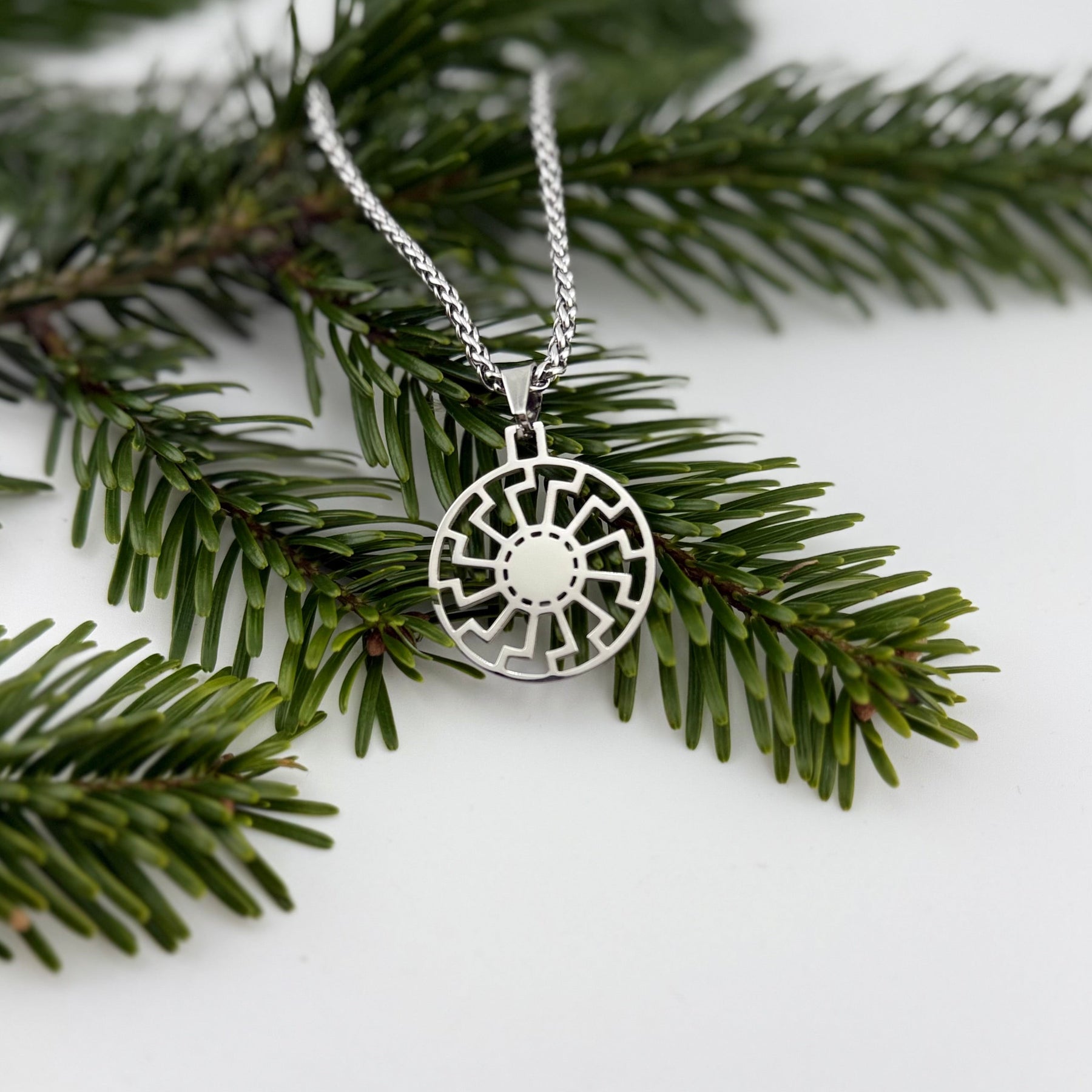 Schwarze Sonne Kette